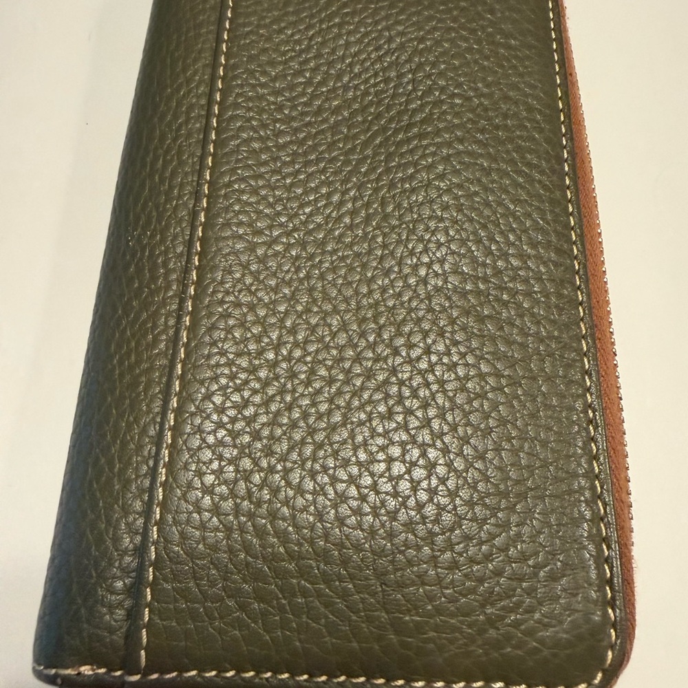 Dooney & Bourke Olive Green Leather Wallet - Picture 11 of 13